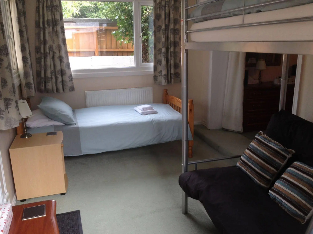Pine Lodge Guest House