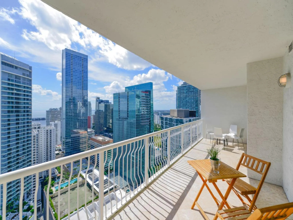 Amazing 3 BR Apartment At Brickell