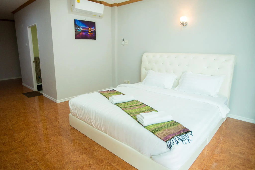 Standard Double room (full double bed)
