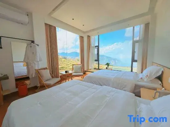 Deluxe Double room with sunset view (twin beds)