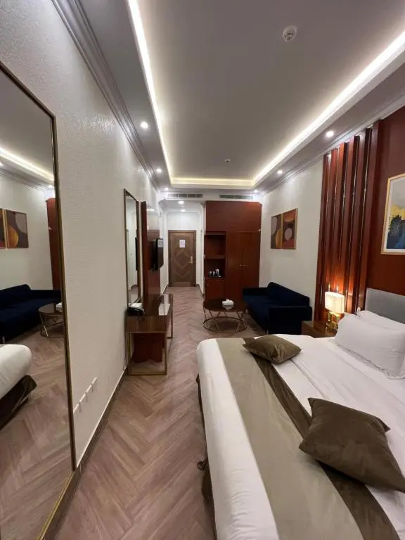 Deluxe Double room (full double bed)
