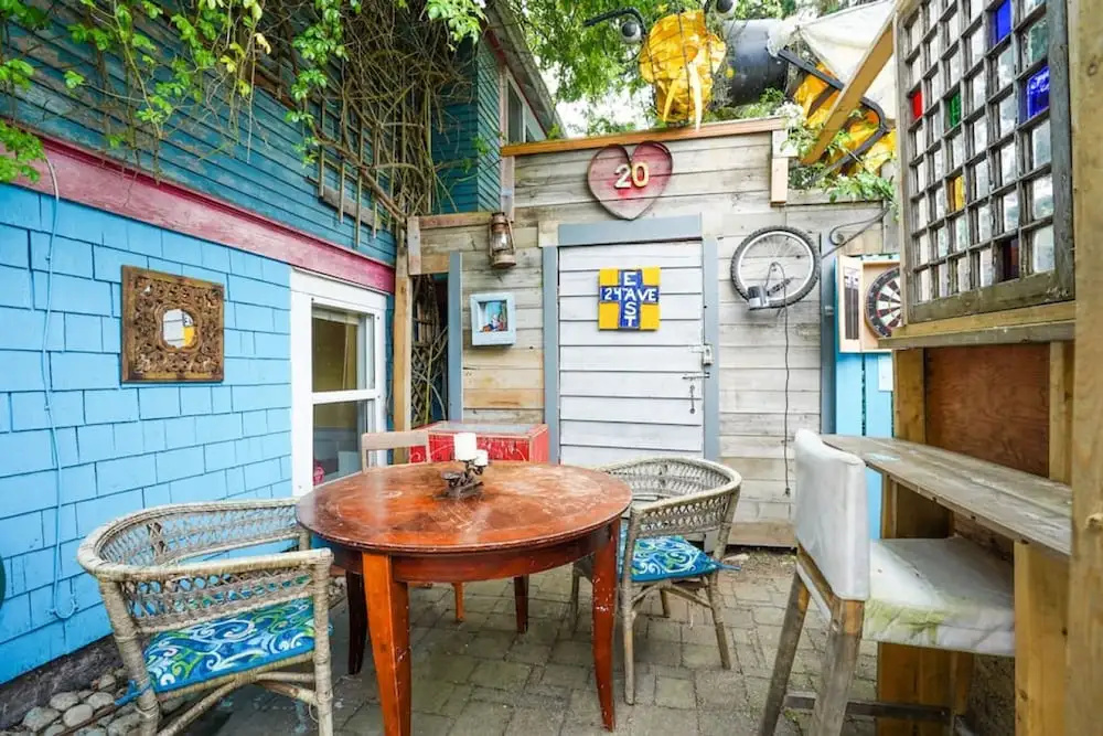 The Artsy Saloon in Vancouver