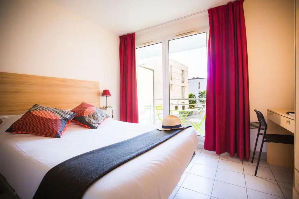 Double Studio with balcony (full double bed)
