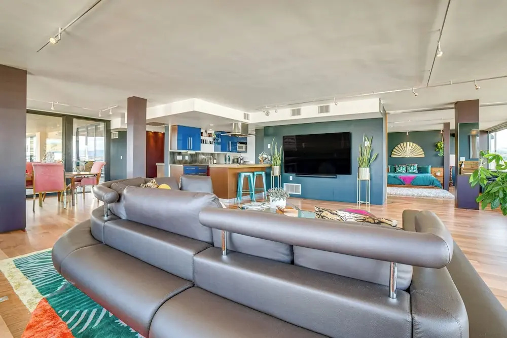 Luxe Dtwn Reno Penthouse ~ 3 Mi to Casinos!