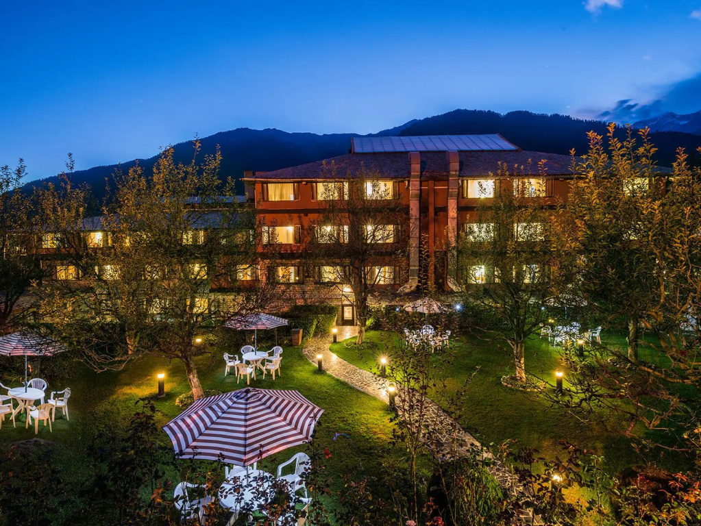 Standard Double room with mountain view (full double bed)