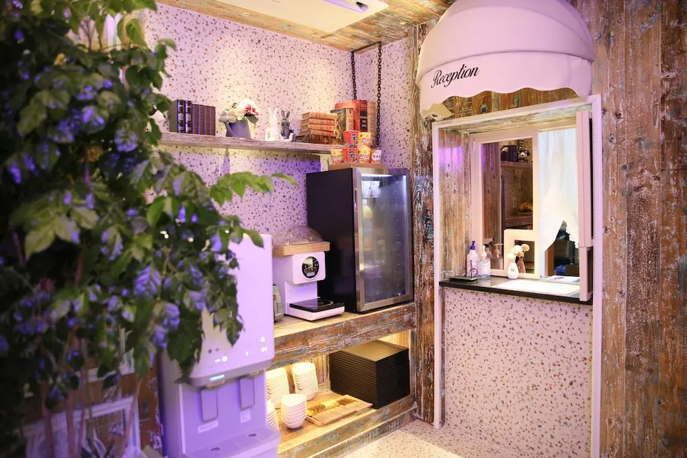 Lobby & Reception