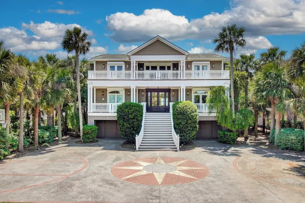 114 Ocean Boulevard by Avantstay Beachfront Infinity Pool Basketball Court Recently Renovated!