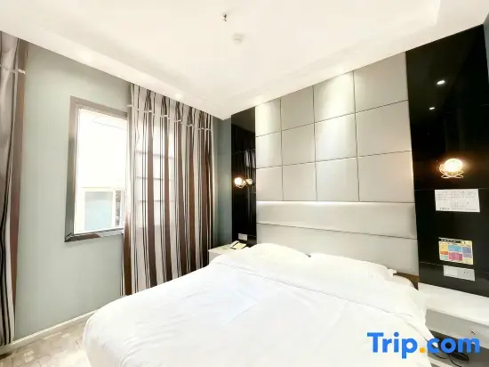 Deluxe Double room (full double bed)