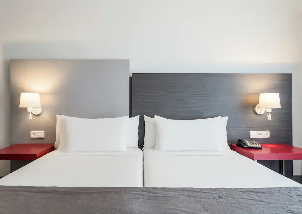 Standard Double room with balcony (full double bed)