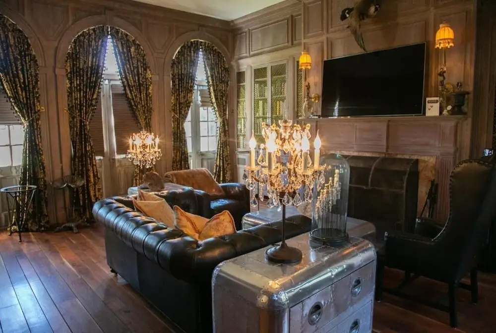 Lobby & Reception