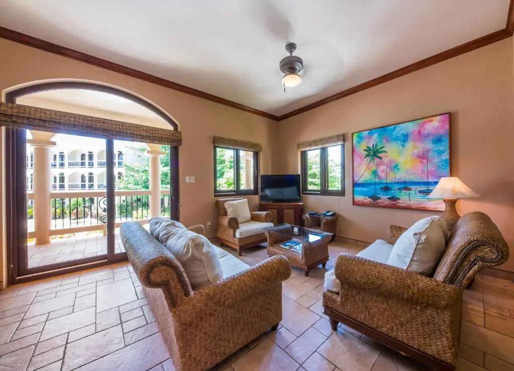 2 Bedrooms Villa with pool view