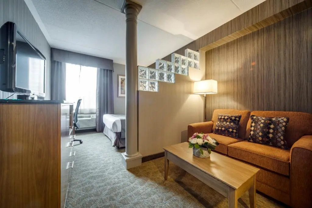Monte Carlo Inn Airport Suites - Chambres