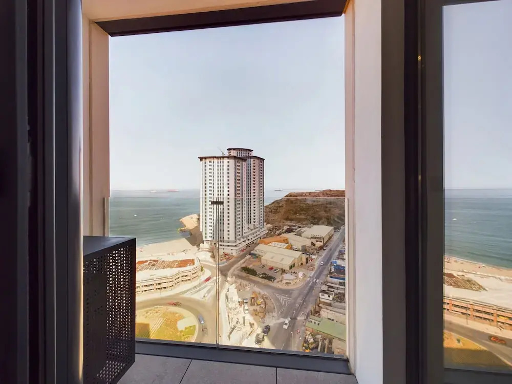 E1 Studios, Sea & Beach Views, High Floor - фото 9