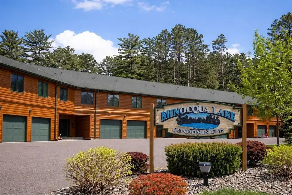Minocqua Lake Condo B7- 2 Story Rustic Town Home