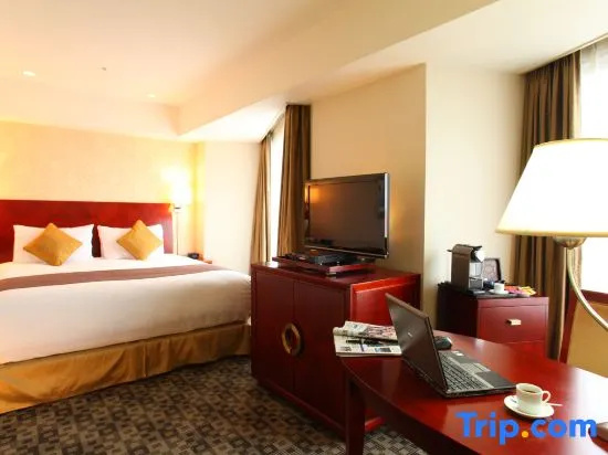 Business Class Double room (full double bed)