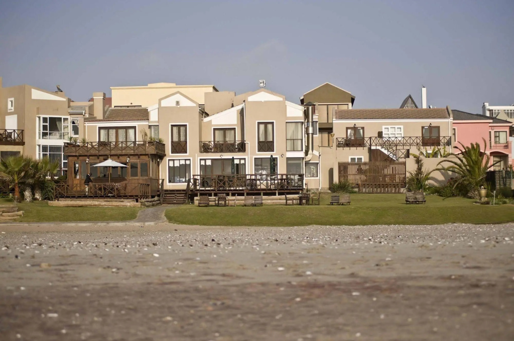 Beach & Waterfront