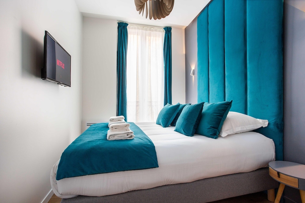 Live Like Real Parisians in the Heart of Paris