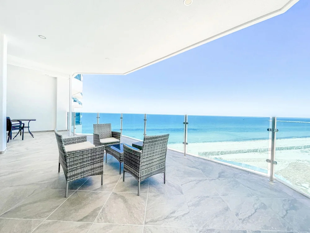 Beach & Waterfront