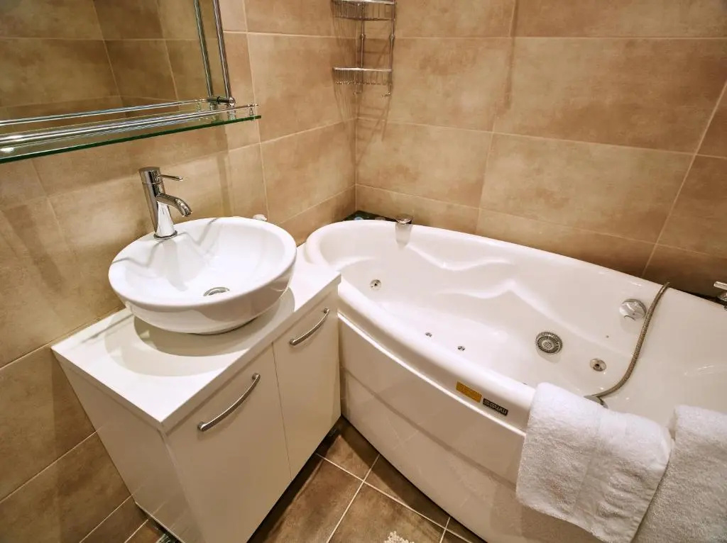1 Bedroom Apartment with balcony