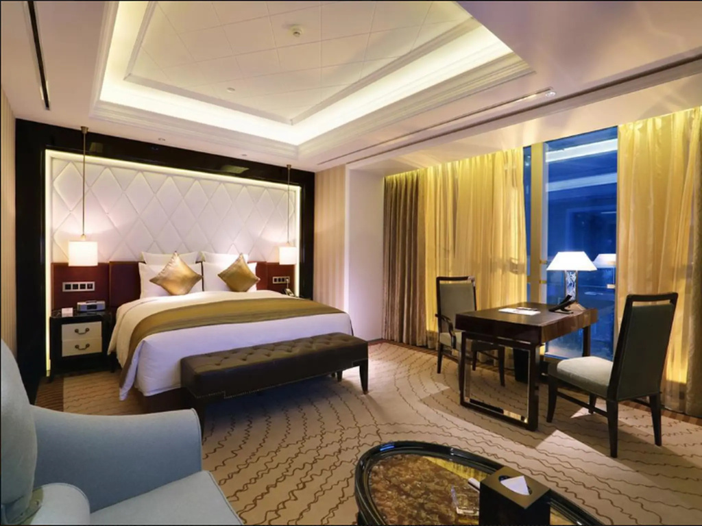 Grand room