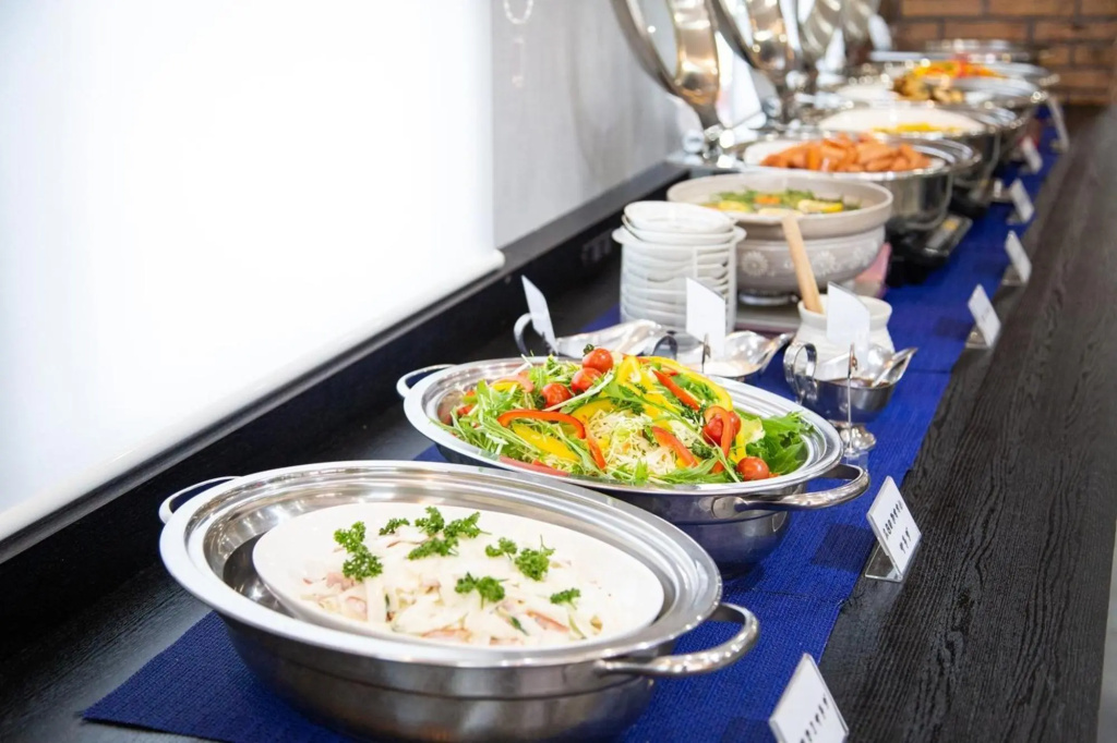 Food & Beverage