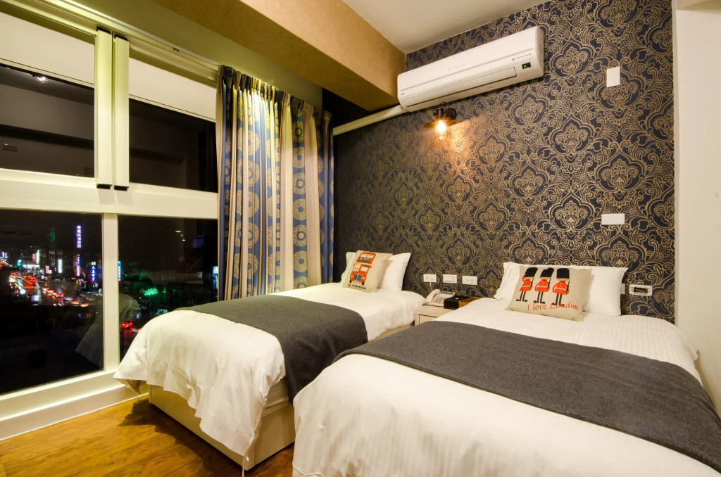 Premier room