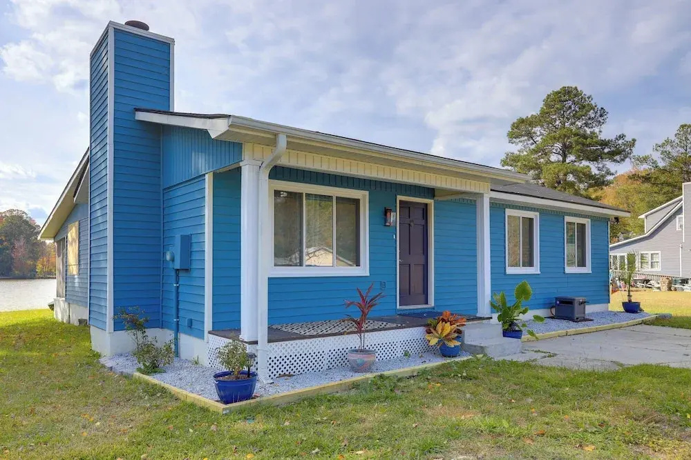 Lakefront Getaway w/ Dock & Views in Macon!