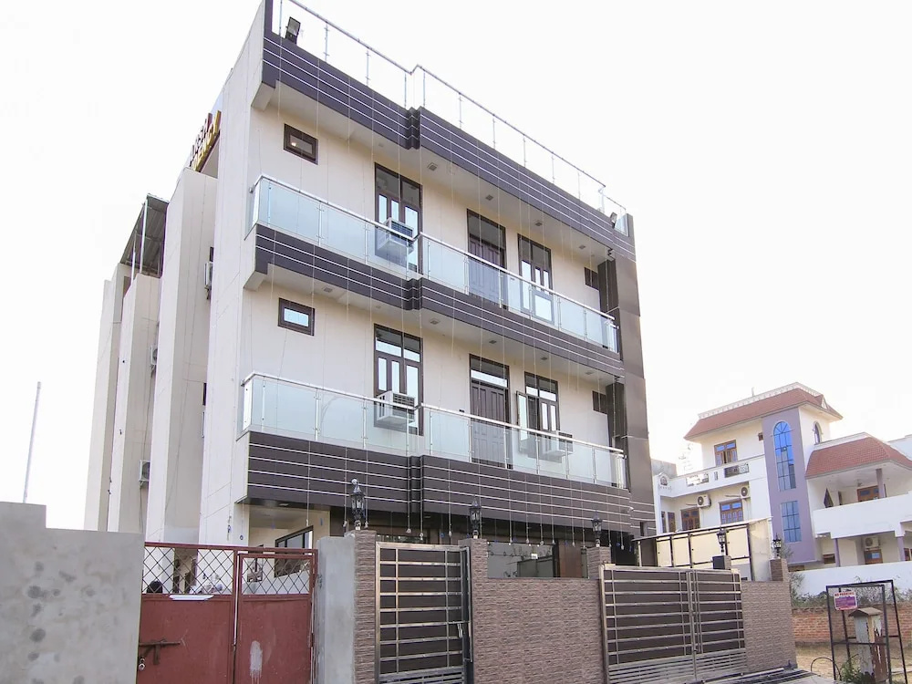OYO 10073 Hotel Arsh Residency