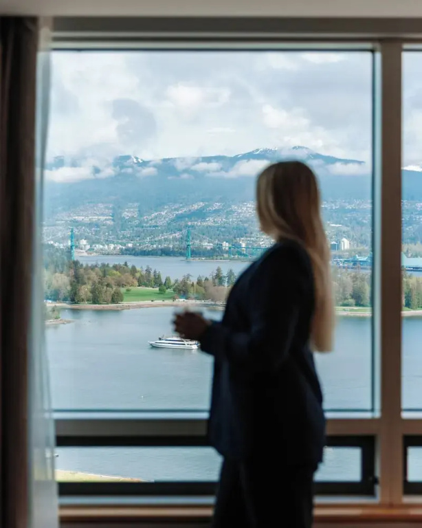 Premier Quadruple room with harbour view