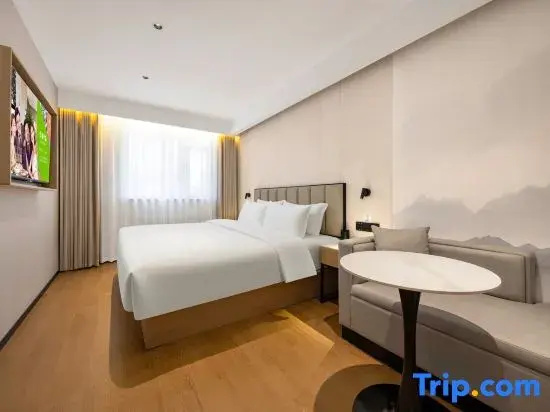 Business Double room (full double bed)