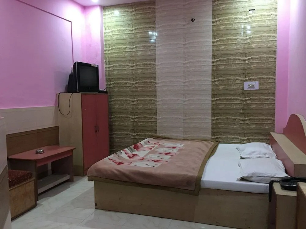Hotel Ram Saroj Palace