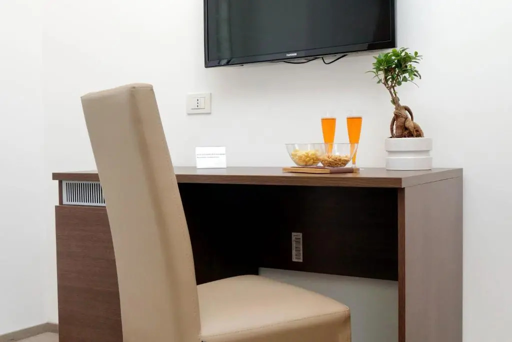 Deluxe Double room with city view (full double bed)