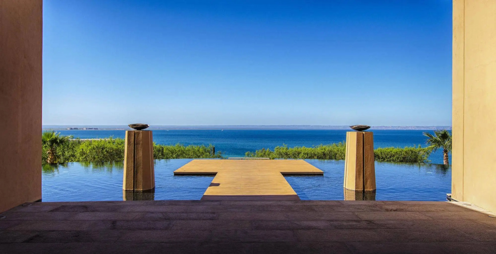 Beach & Waterfront