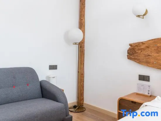 Standard Double room with balcony and with sea view (full double bed)