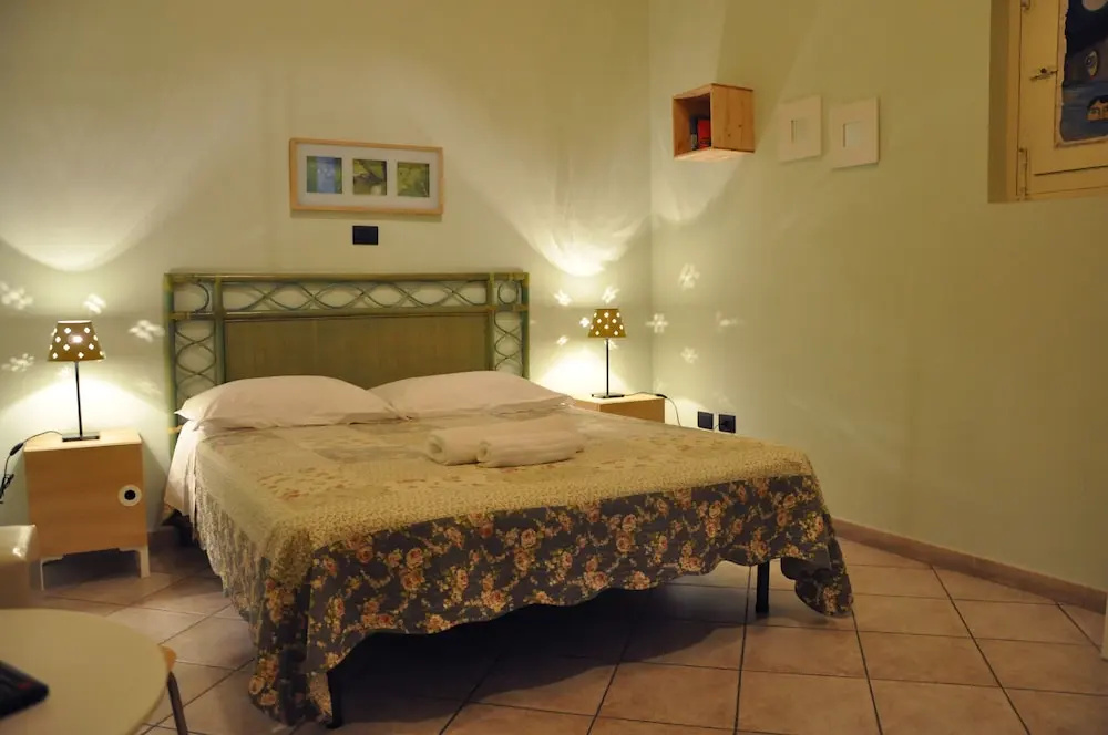 Standard Double room with balcony (full double bed)