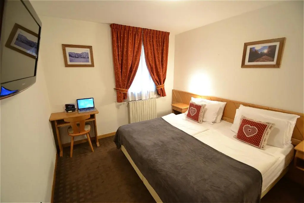 Economy room
