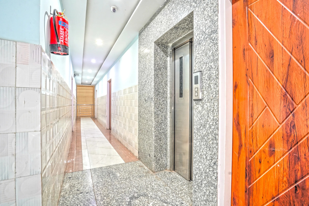 Super Hotel O by OYO Sector 52 Chandigarh ISBT Road Formerly Hari Residency