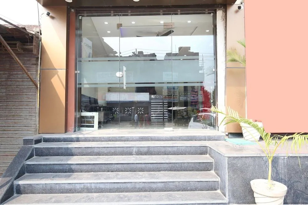 OYO 22332 Hotel Zs