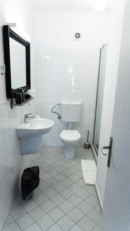 Standard Sextuple room