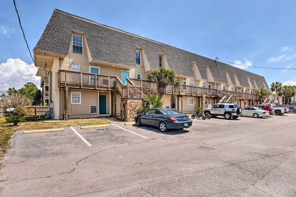 Chic Fort Walton Condo ~ 2 Blocks to Beach!