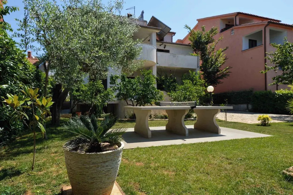 Apartments Pjescana Uvala/istrien 11166