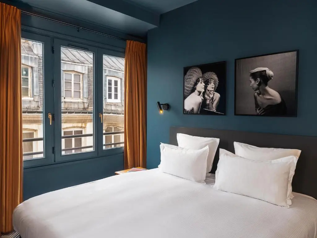 Deluxe Double room (full double bed)