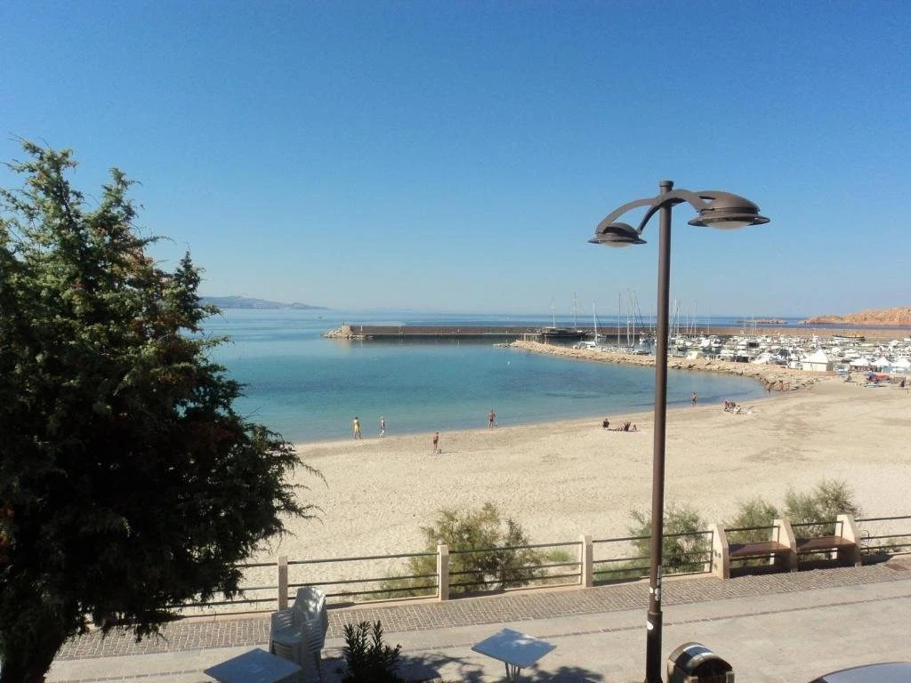 Beach & Waterfront
