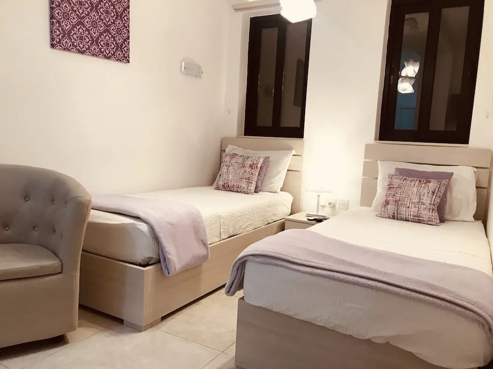 Economy room