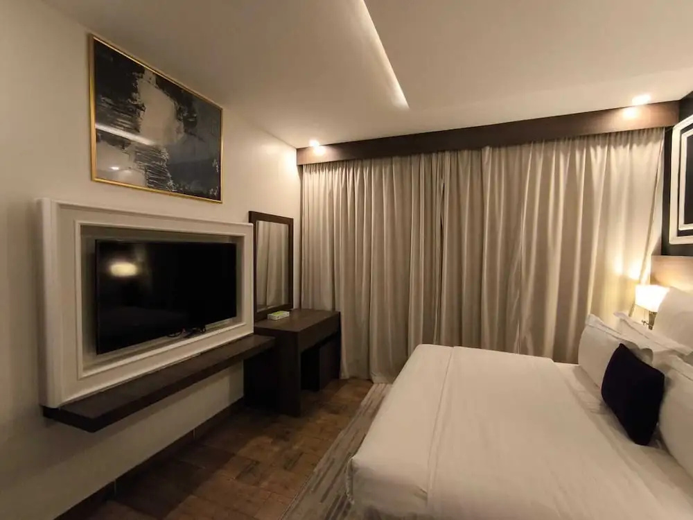 Luxury Double room (full double bed)
