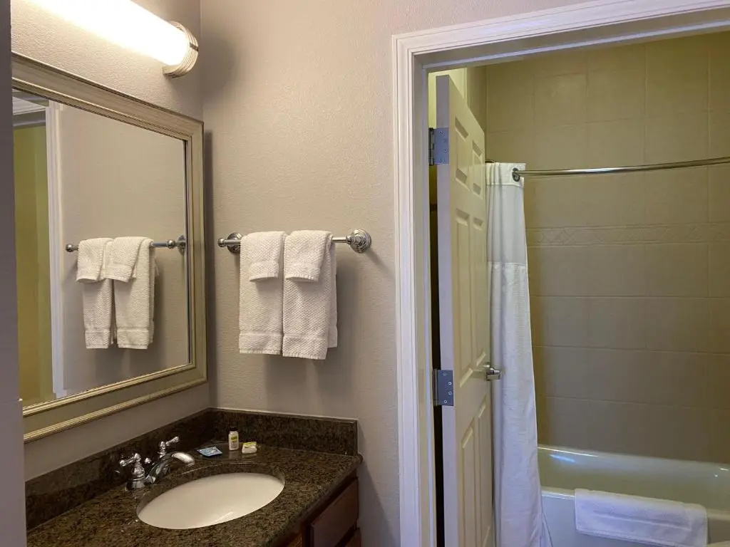 Staybridge Suites Milwaukee West-Oconomowoc by IHG - Chambres