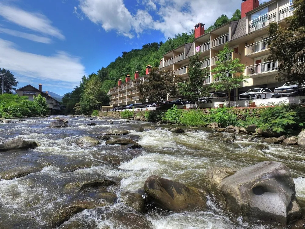 Days Inn Gatlinburg On The River