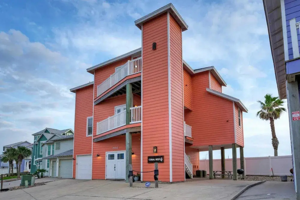 Beach Boardwalk, Pool Access & Ocean Views Coral Reef by Avantstay