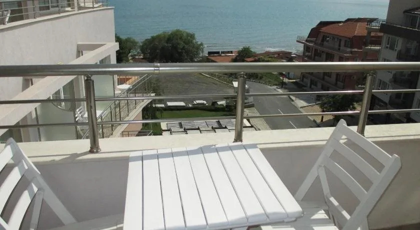 Balcony & Terrace