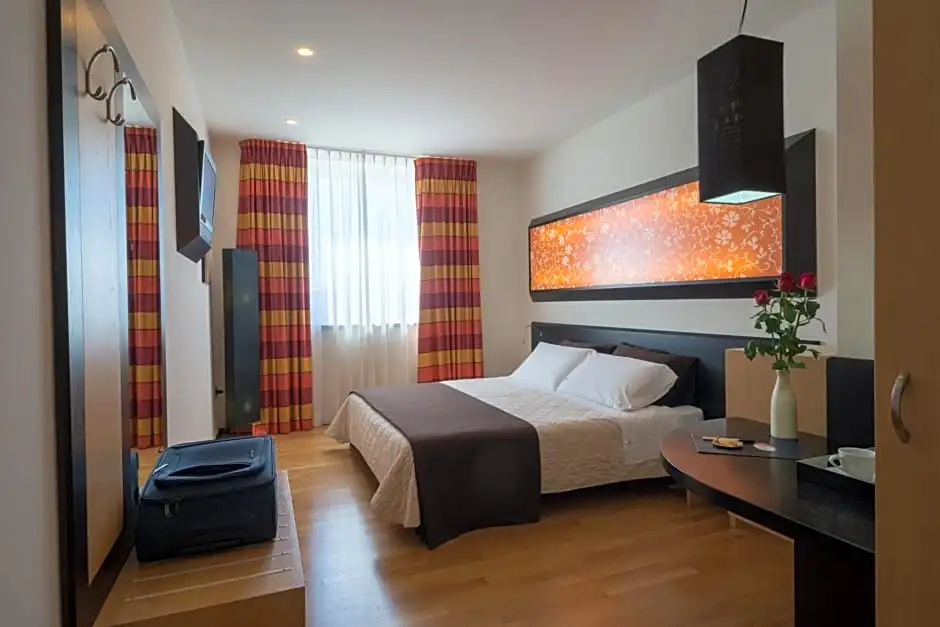 Sanlu Hotel - Chambres